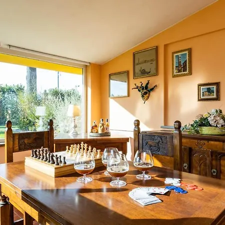 Villa Luigina 8, Emma