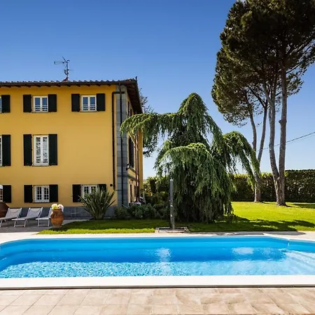 Villa Luigina 8, Emma *