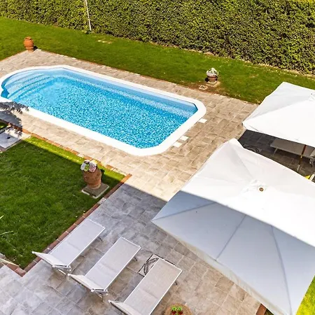 Villa Luigina 8, Emma *