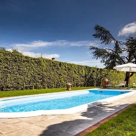 Villa Luigina 8, Emma Capannori